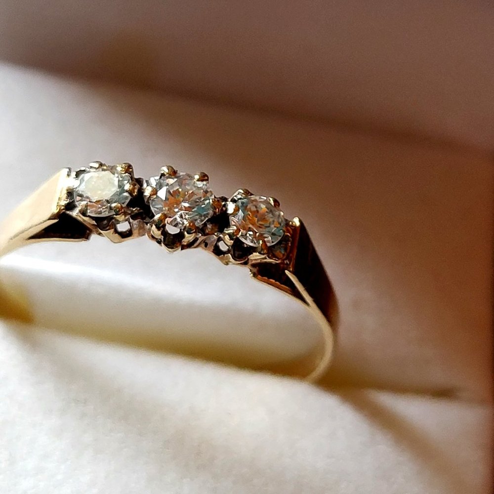 Vintage 9 KT Gold ring from UK